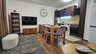 Тристаен апартамент, под наем, Конфуто