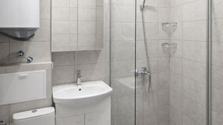 Тристаен Наеми, Младост 1, Варна (6)