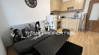 Двустаен апартамент, под наем, Колхозен пазар