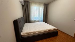 Тристаен апартамент, под наем, Център (5)