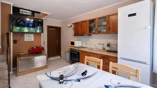 Четиристаен апартамент, под наем, Зимно кино Тракия