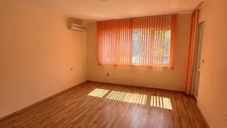Двустаен апартамент, под наем, Колхозен пазар (3)