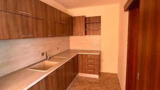 Двустаен апартамент, под наем, Колхозен пазар
