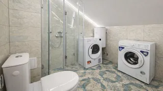Тристаен Наеми, Възраждане 3, Варна (8)