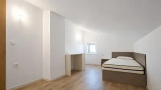 Тристаен Наеми, Възраждане 3, Варна (6)