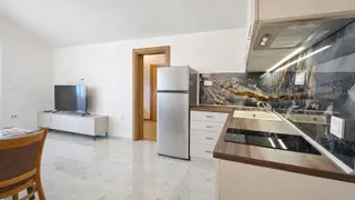 Тристаен Наеми, Възраждане 3, Варна (4)