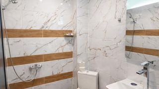 С ПАРКОМЯСТО! Тристаен апартамент, под наем, кв. Бриз (9)