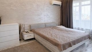 Тристаен Наеми, Възраждане 1, Варна (6)