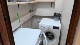Тристаен Наеми, Младост 1, Варна (8)