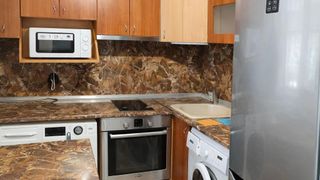 Тристаен Наеми, Младост 1, Варна (4)