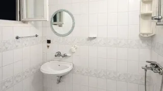 Тристаен Наеми, Автогара, Варна (7)