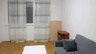 Тристаен Наеми, Автогара, Варна