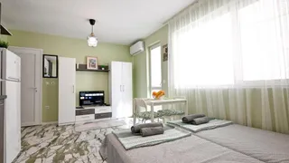 Едностаен Наеми, Колхозен пазар, Варна (4)