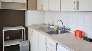 Тристаен Наеми, Младост 1, Варна (4)