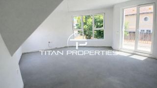 Тристаен Продажби, Център, Пловдив
