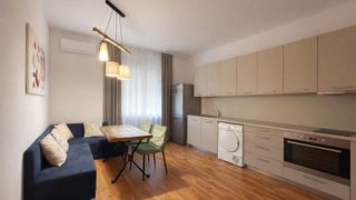 Тристаен апартамент за продажба в Центъра (2)