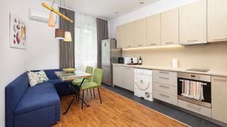 Тристаен Продажби, Център, Пловдив (2)