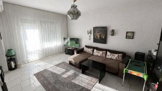 Тристаен апартамент за продажба в жк. Тракия (3)