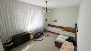 Тристаен апартамент за продажба в жк. Тракия (6)