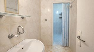 Тристаен апартамент в близост до Събота пазар (5)