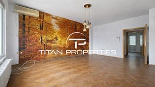 Тристаен апартамент за продажба в кв. Мараша (13)