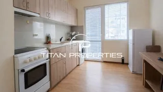 Тристаен Продажби, Христо Смирненски, Пловдив
