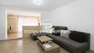 Тристаен Продажби, Център, Пловдив (2)