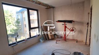 Тристаен Продажби, Южен, Пловдив (2)