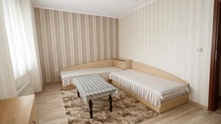 ЕКСКЛУЗИВНО! Тристаен апартамент под наем в кв. Съдийски (6)