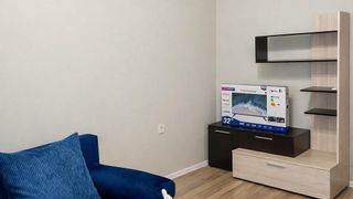 Тристаен апартамент под наем в Център (2)
