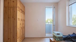 Включен интернет! Тристаен апартамент в кв. Кючук Париж  (5)