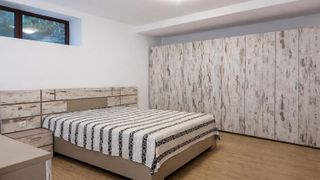 Етаж от къща под наем в Център (4)