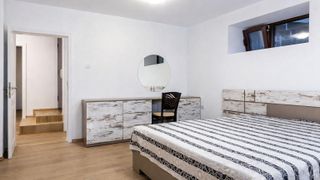 Етаж от къща под наем в Център (5)