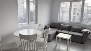 Тристаен апартамент под наем в кв. Каменица 1 (7)