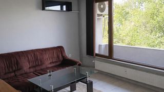 Тристаен апартамент в кв. Христо Смирненски