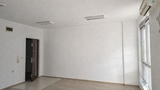 ОФИС под наем в Центъра на града (3)