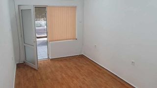 Γραφείο Ενοικιάσεις, Αναγέννηση, Μπουργκάς (3)