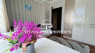 Тристаен Наеми, Лазур, Бургас (9)