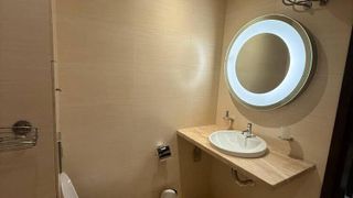 Тристаен Наеми, Бургас (6)
