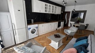 Тристаен Наеми, Братя Миладинови, Бургас