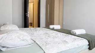 Тристаен Наеми, Лазур, Бургас (7)