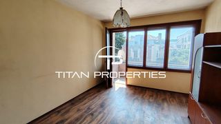 Тристаен Продажби, Център, Бургас (4)