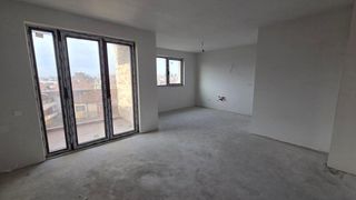 Тристаен Продажби, Център, Бургас (6)