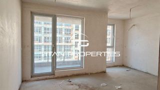 Двустаен апартамент в кв. Мадика (3)
