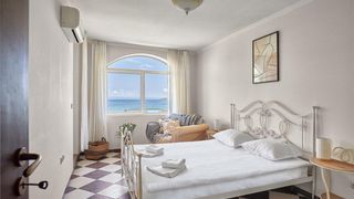 Тристаен Продажби, Бургас (9)