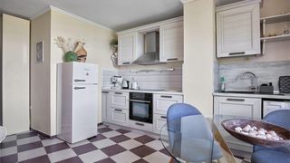 Тристаен Продажби, Бургас (2)