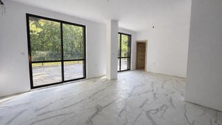 Тристаен Продажби, Бургас (3)