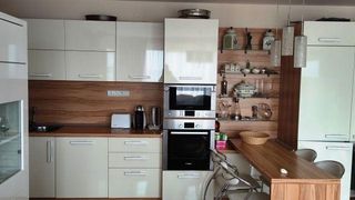 Тристаен Продажби, Бургас (2)