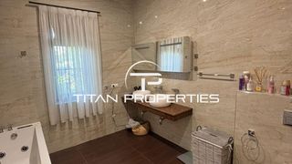 Къща със слънчеви панели и джакузи, за продажба, кв. Банево (14)