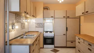 Тристаен Наеми, Сухата река, София